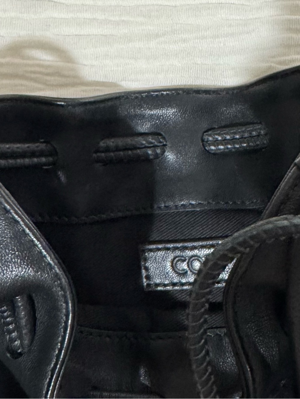 COS LEATHER GATHERED POUCH Black Drawstring Crossbody Bag - Picture 4 of 10